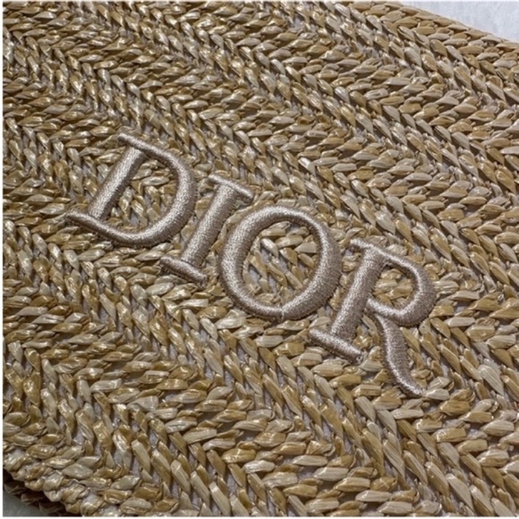 Dior Beaty gift Beige  Clutch - Picture 6 of 8